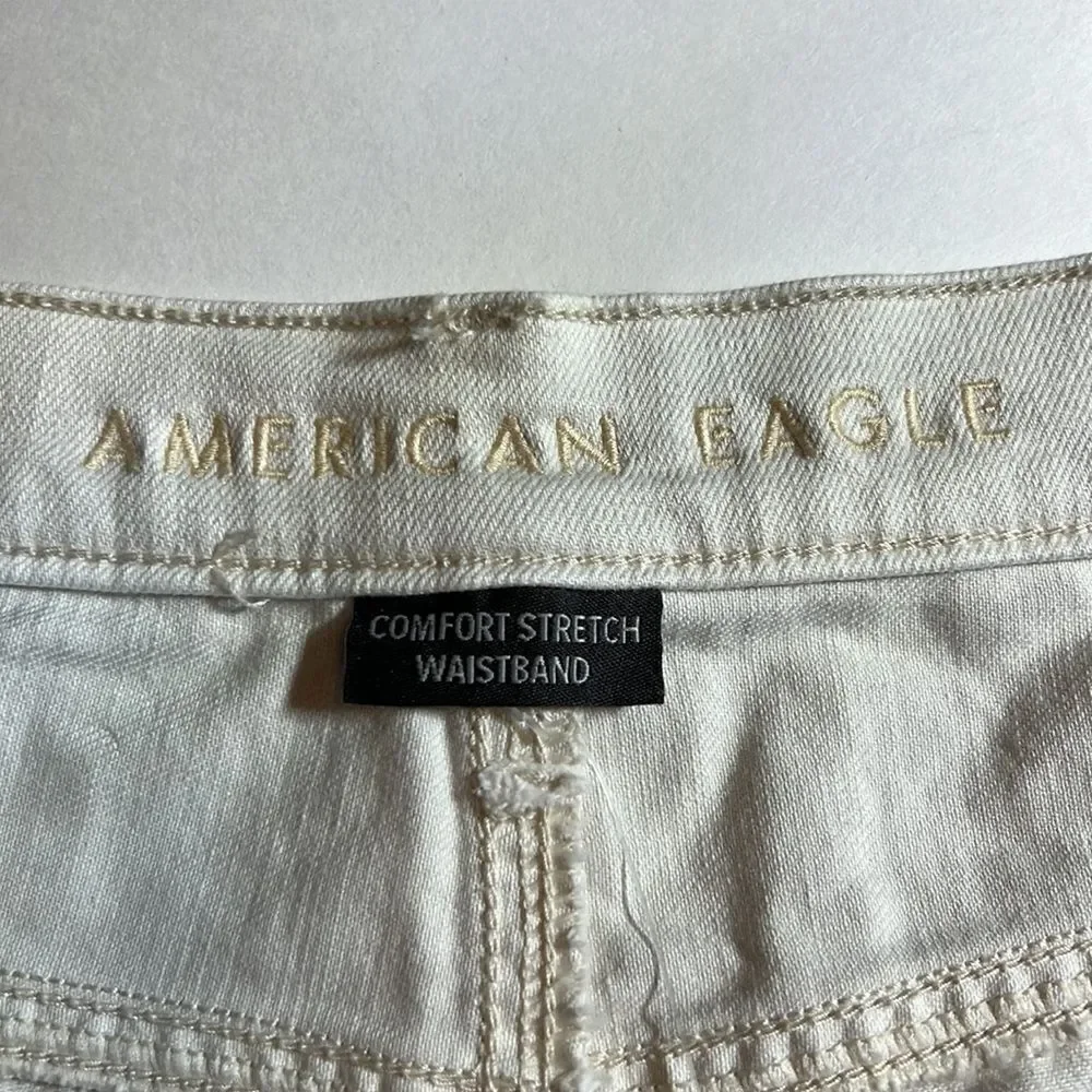 AMERICAN EAGLE Women’s 90s Boyfriend High Rise Distressed Jeans White Size 18